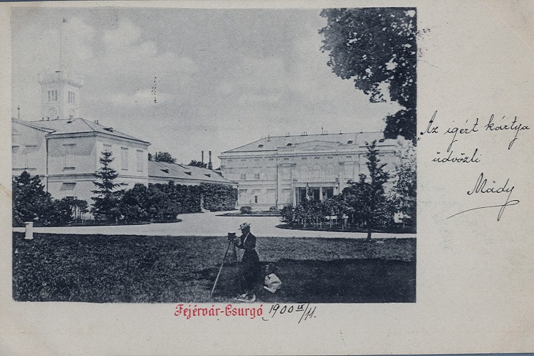 A nyugati homlokzat az átépítés előtt korabeli képeslapon (1900)